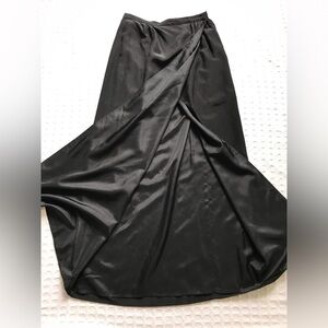 100% Silk VTG Michelle Yim for Zimble Black Floor Length Wrap Maxi Skirt sz M/6